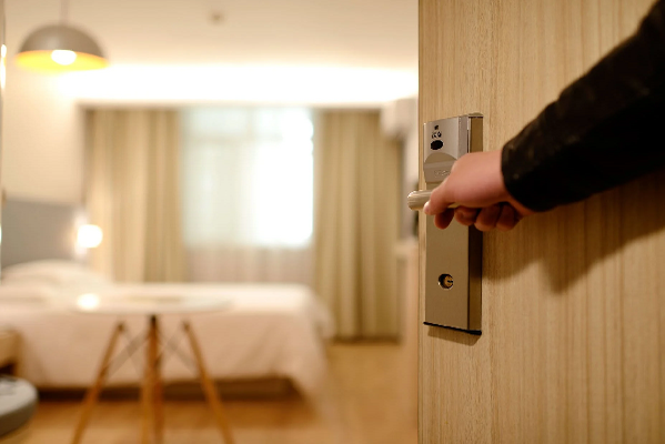 10 Pro Tips to Get the Best Deals on Hotel Rooms